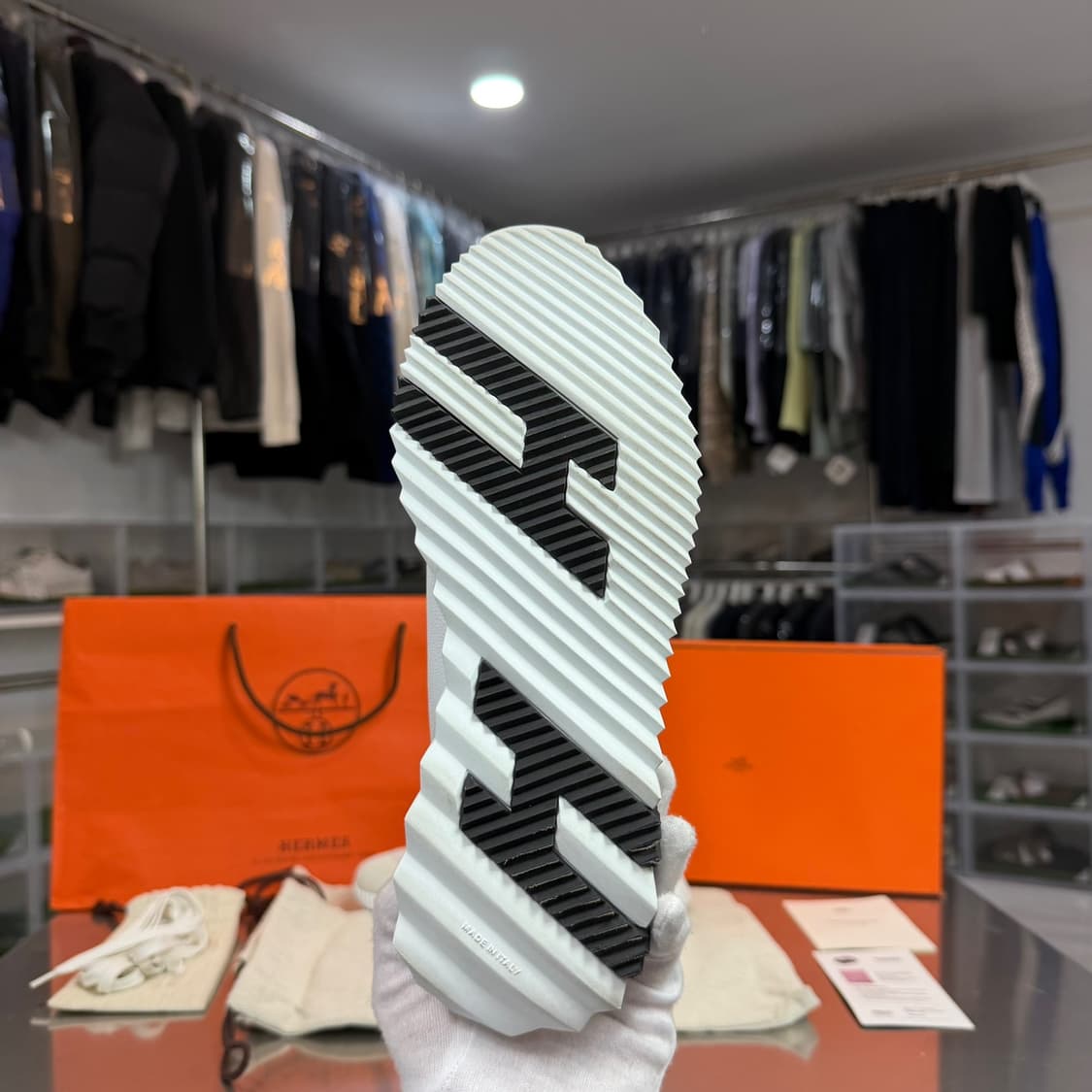 [리오브] 에르메스 바운싱 블랑 스포츠 스웨이드 스니커즈 상품이미지4