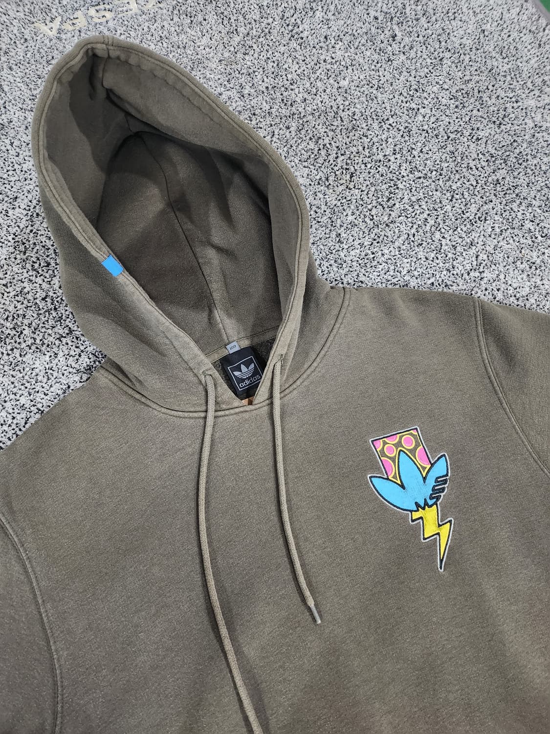 아디다스(Adidas) 그래픽 아트 후드 티셔츠 상품이미지3