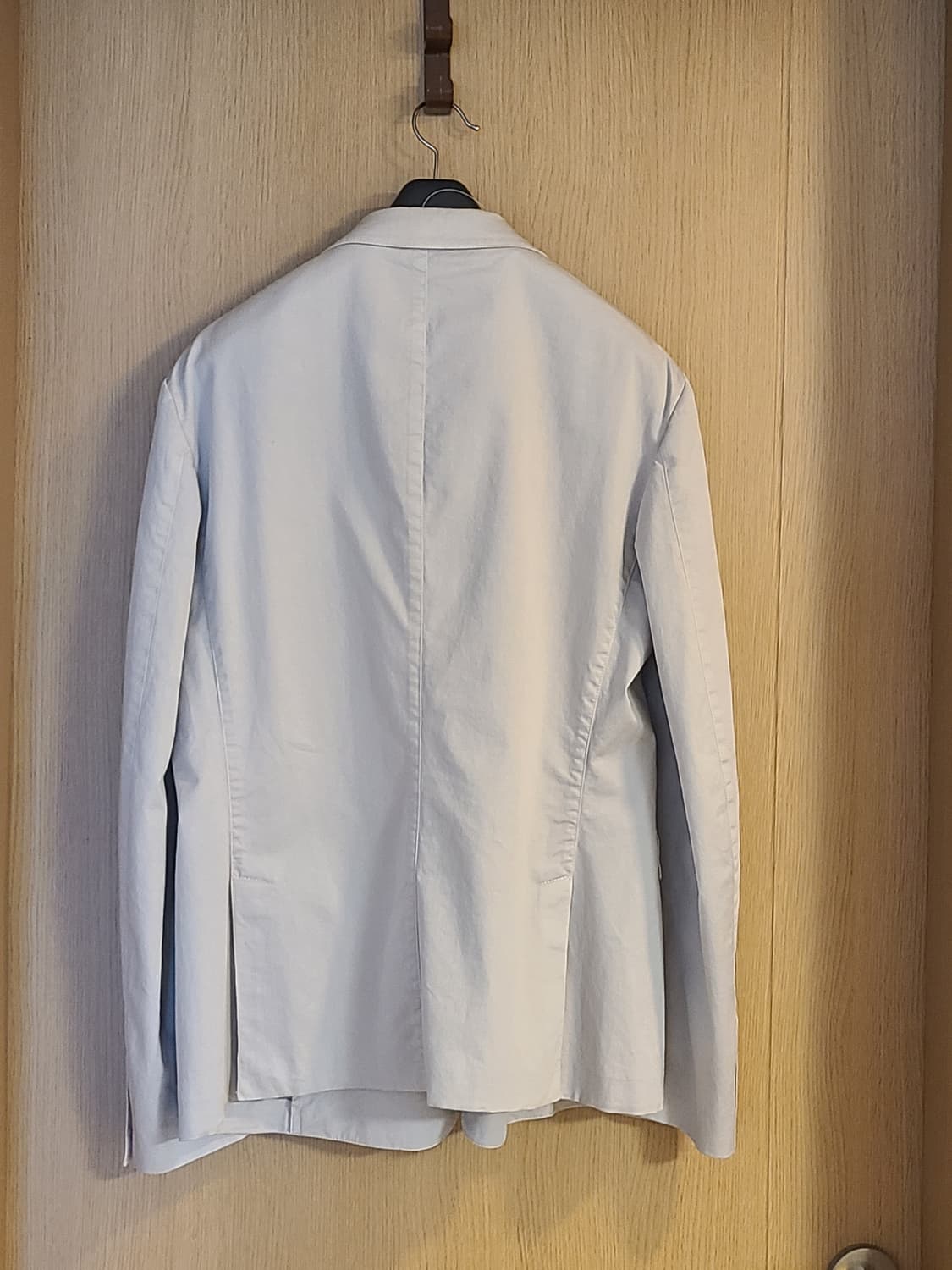 정품 프라다 남성 아이보리 자켓 54R 판매합니다. 상품이미지2