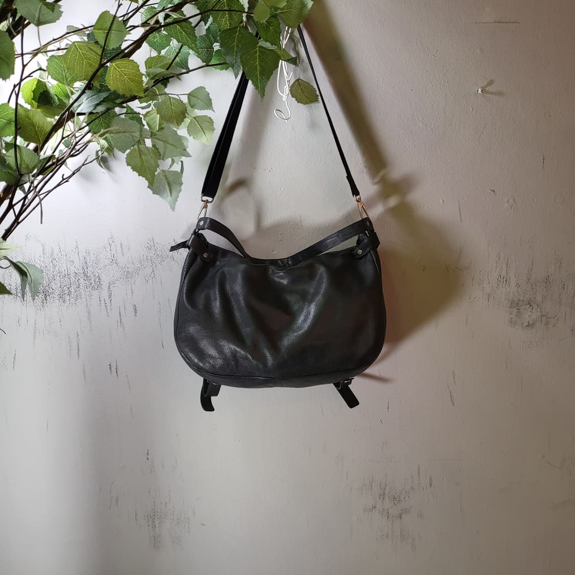 만다리나덕 레더 크로스백 상품이미지7