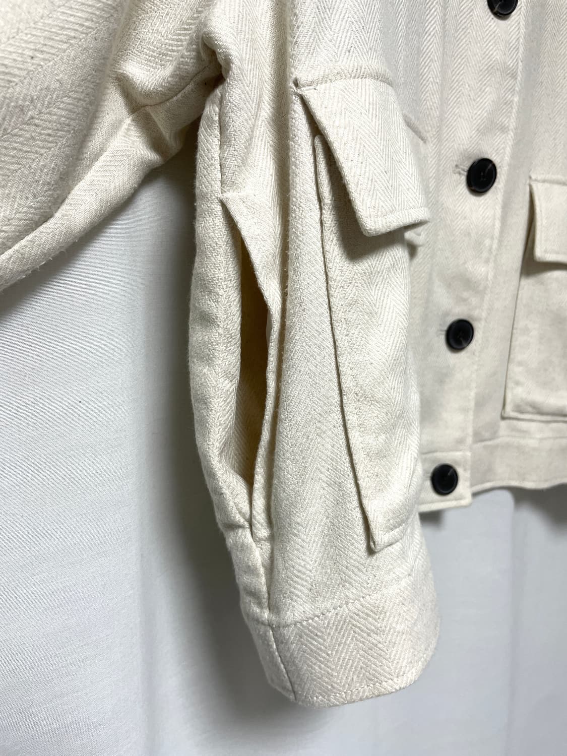 스튜디오톰보이 오버핏 린넨 레이온 헤링텅 자켓 Free _ 크림 상품이미지3