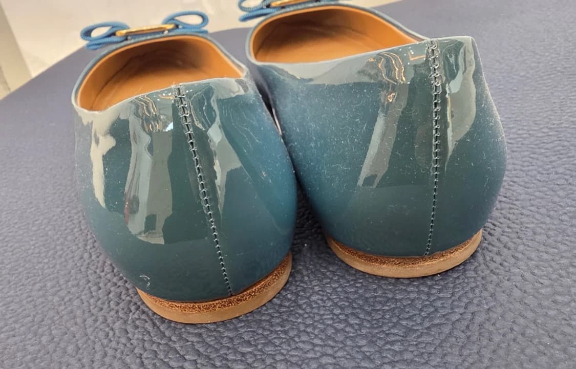 페라가모 Ferragamo 바라페이턴트 레더 플랫슈즈 블루  상품이미지5