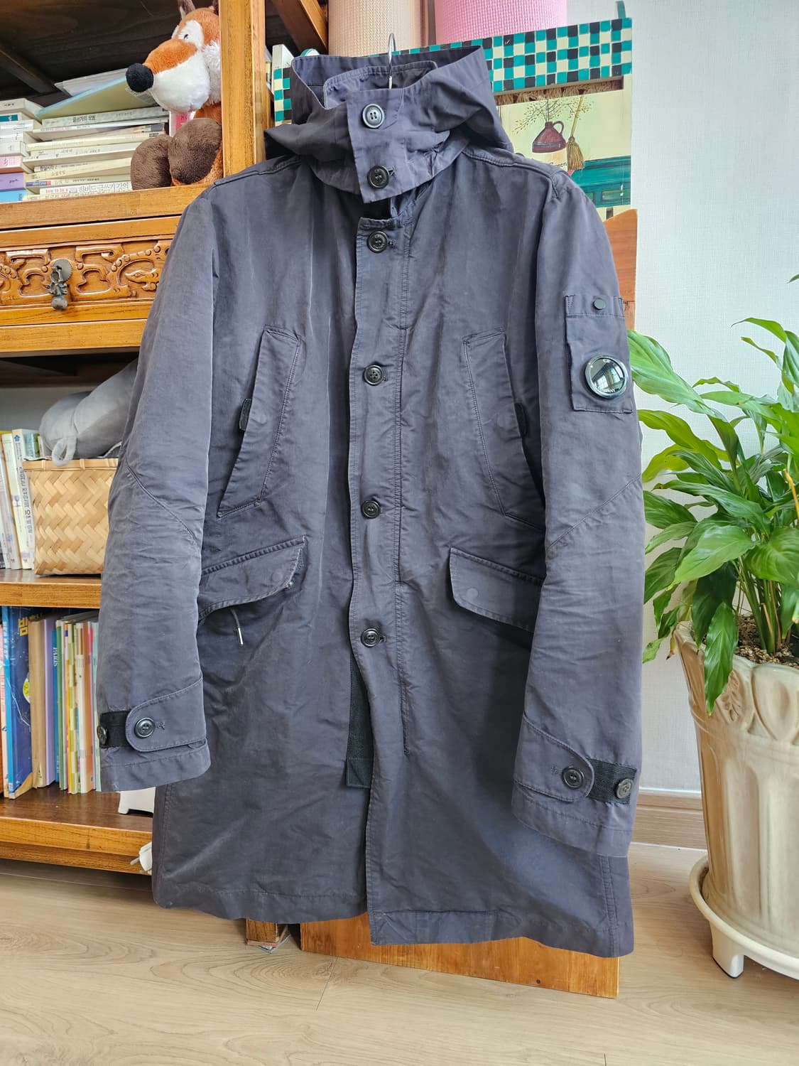 유일매물.씨피 CP컴퍼니 롱 야상 자켓 팔아요.다크 그레이 100 사이즈 상품이미지1