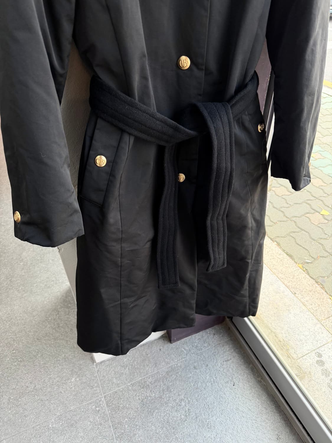 82/ 오브제 23FW 금장버튼 구스 패딩코트 상품이미지4