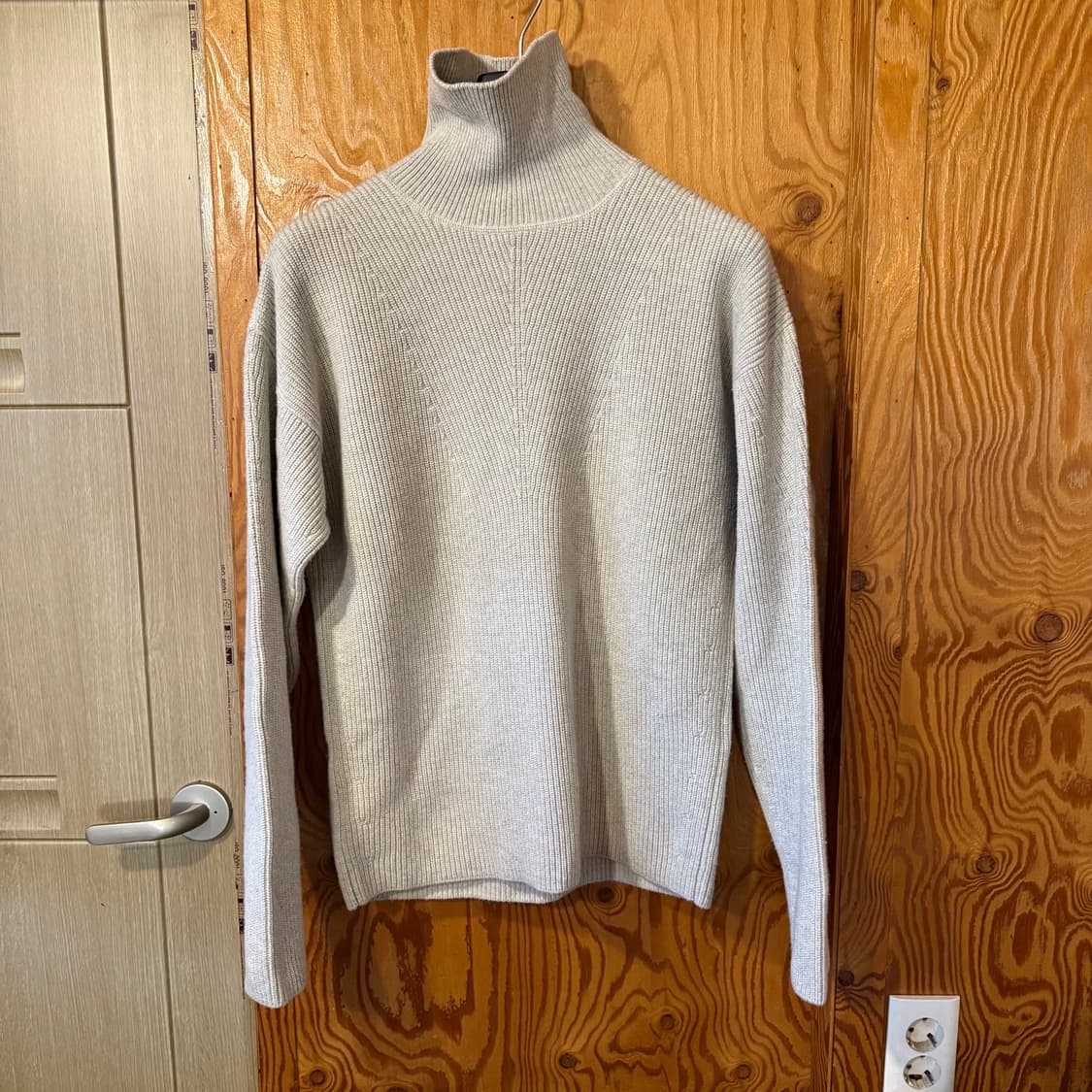 톰포드 터틀넥(목폴라) 니트 판매 합니다.  상품이미지2