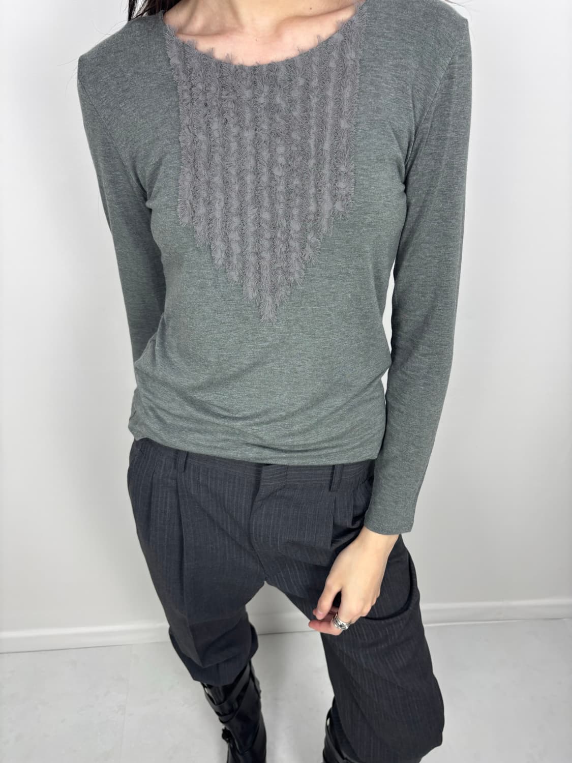 FUZZY LACE DETAIL TOP 상품이미지4