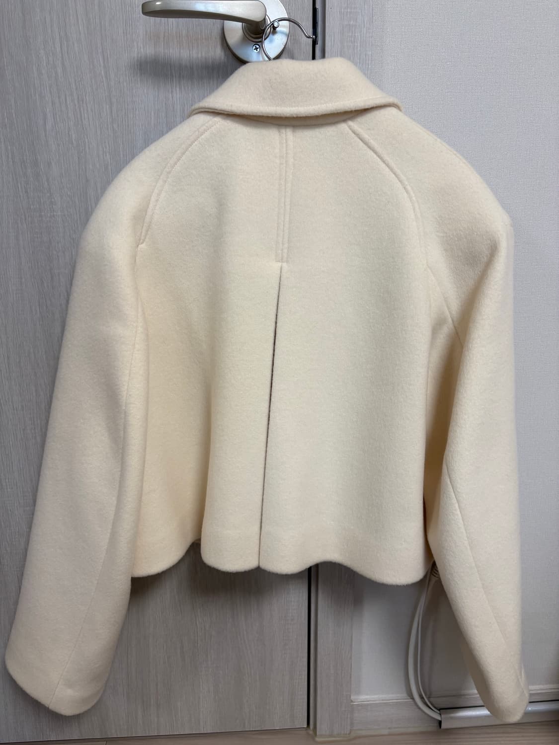 아모멘토 크롭 코트 아이보리 상품이미지7