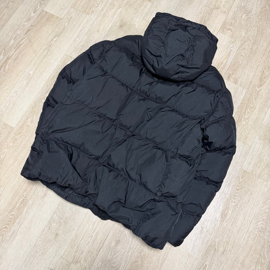 [블랙 2XL/새상품급] 24FW 스톤아일랜드 크링클랩스 후드 패딩 블랙 상품이미지5