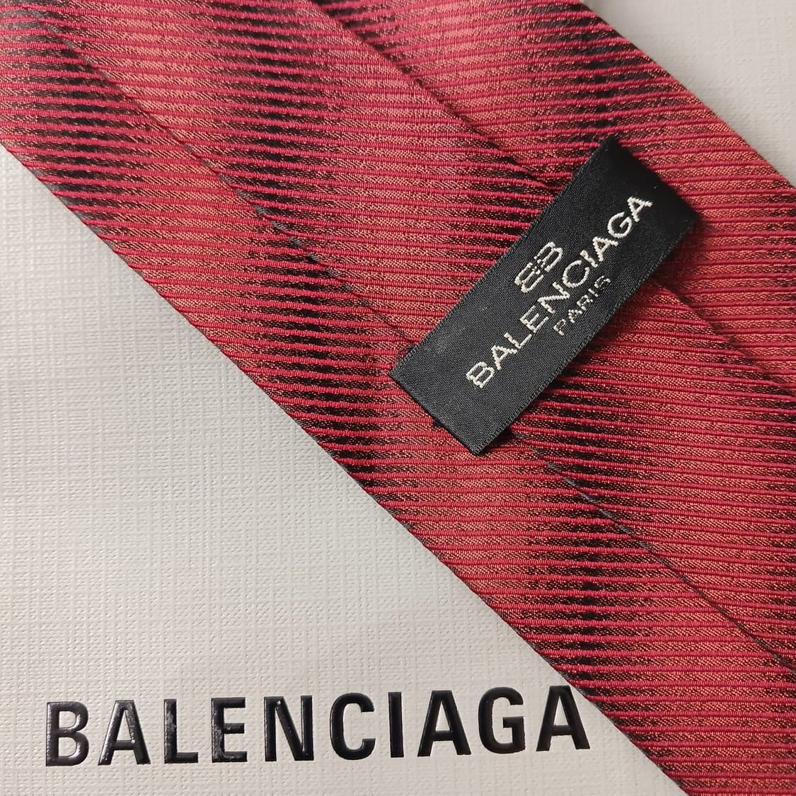발렌시아가 실크 레드 텍스처 넥타이 9.5cm A+등급 A19786 상품이미지6