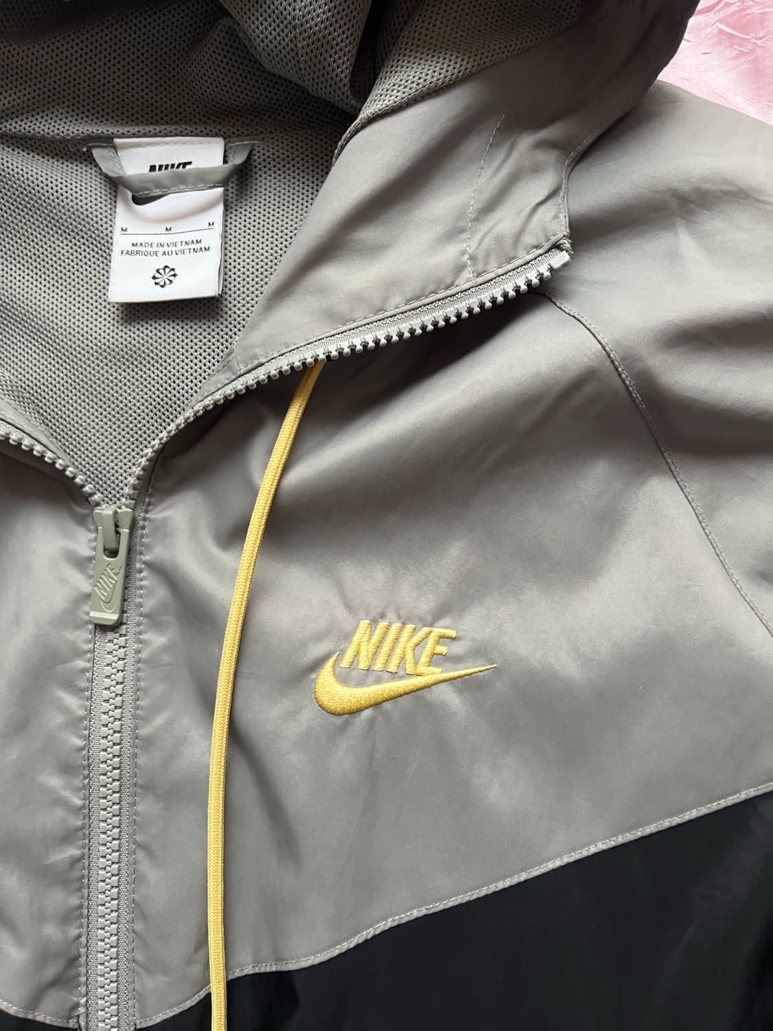 나이키 카키 바람막이 M 상품이미지2