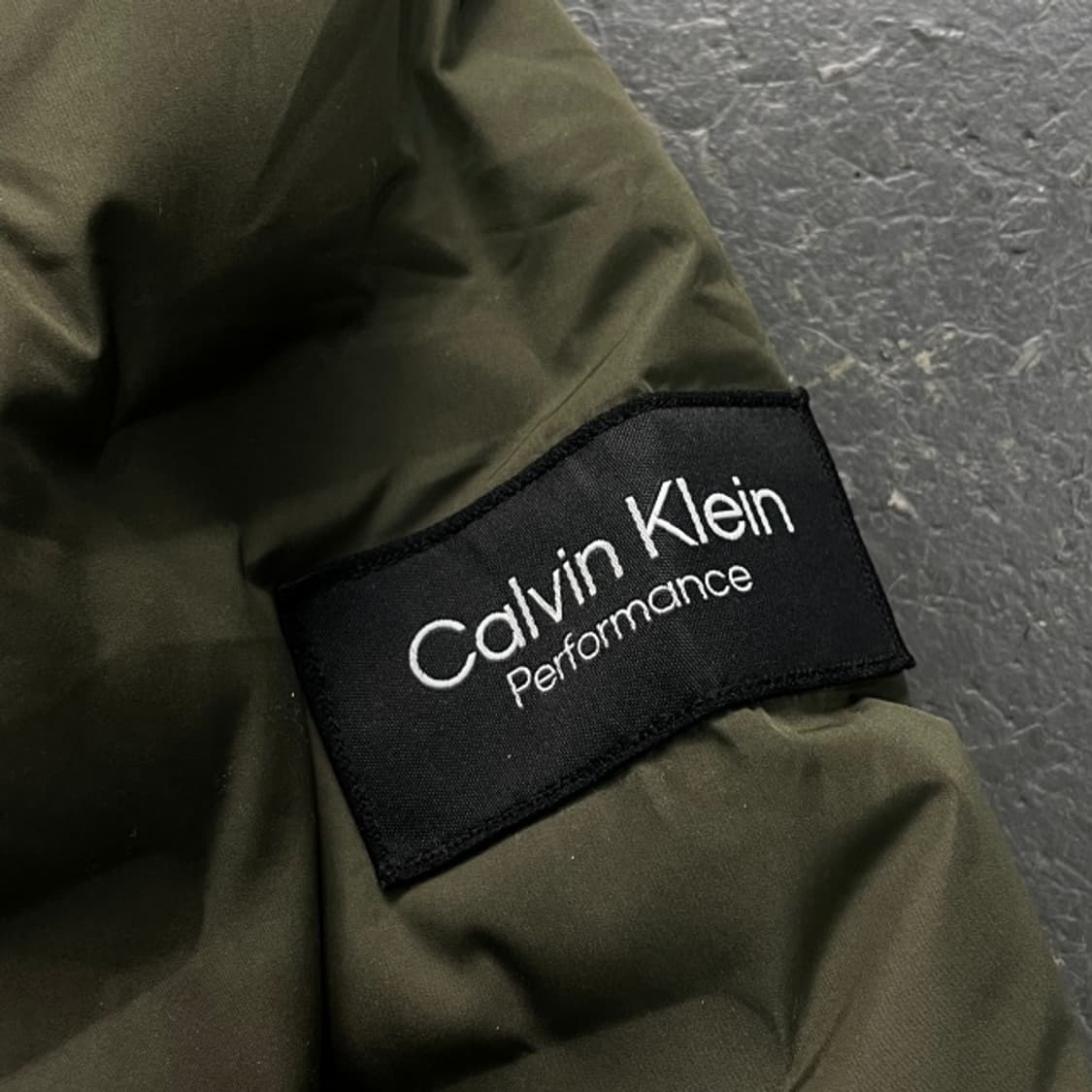 100 캘빈클라인 핫멜팅 덕다운 경량패딩 상품이미지3