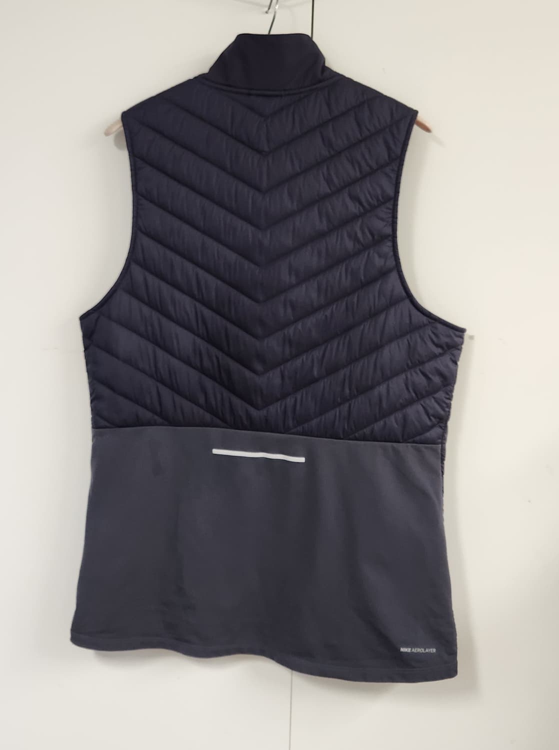 나이키 에어로로프트 조끼 M 상품이미지2