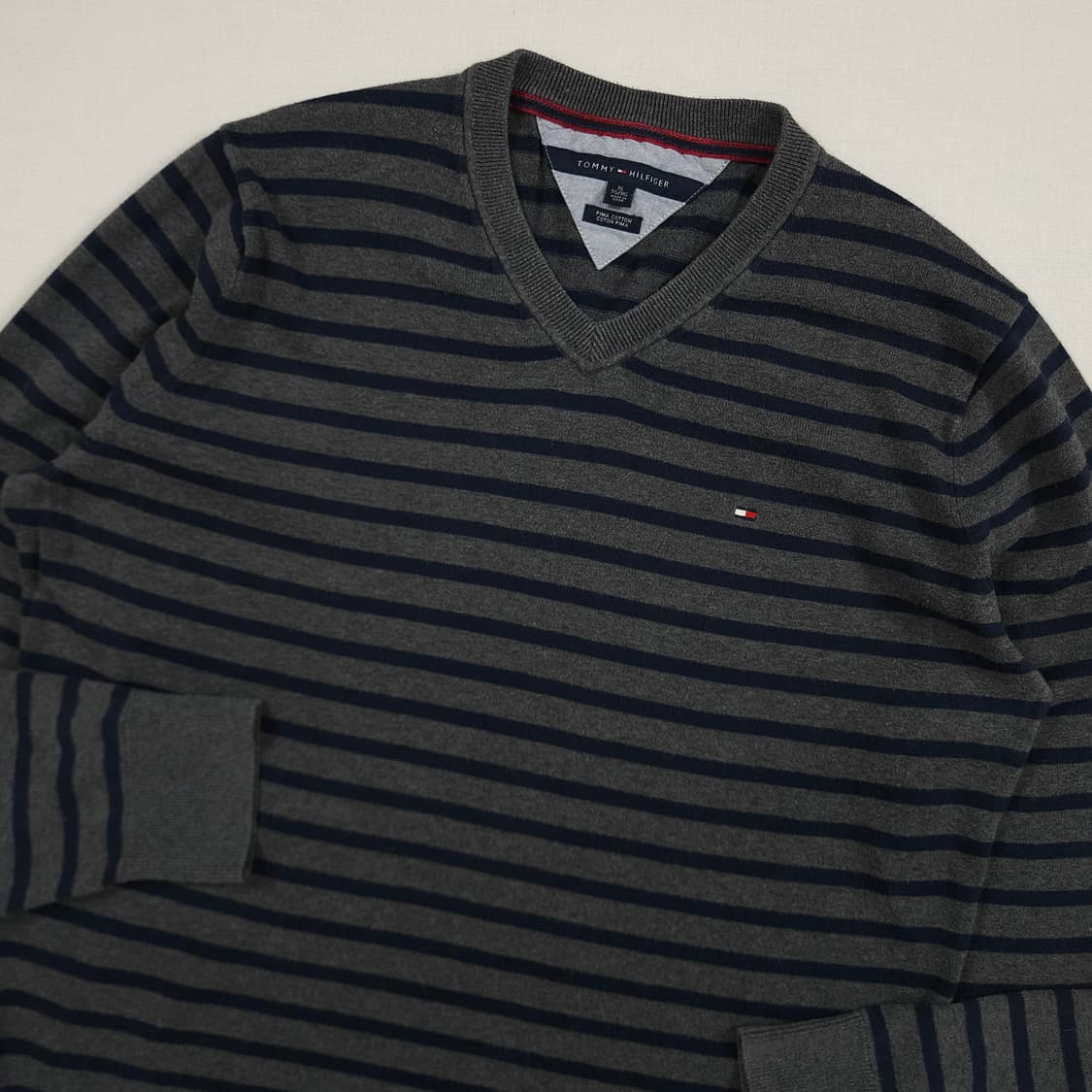 XL(105) 타미 힐피거 스트라이프 브이넥 니트 상품이미지1