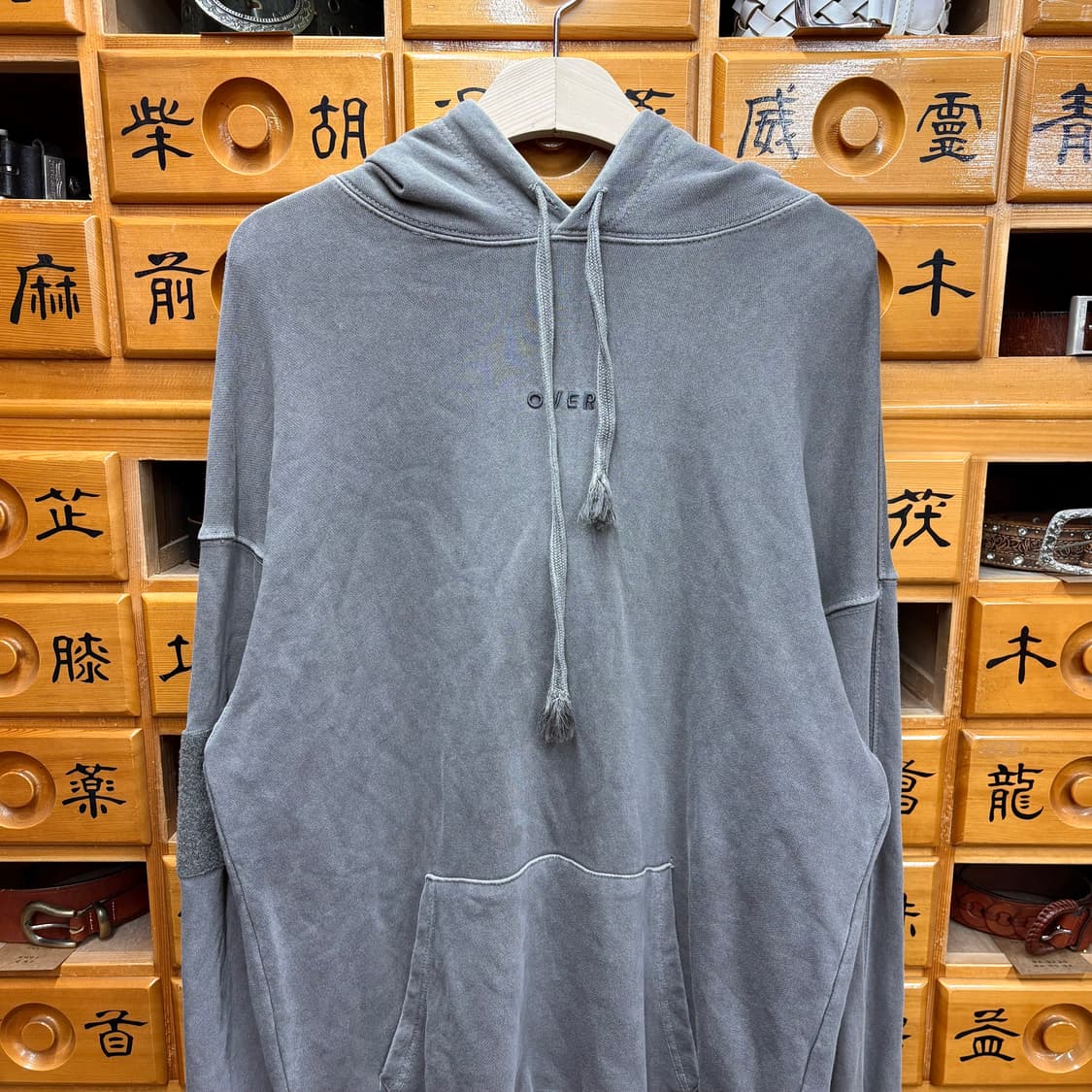 (2XL) 빈티지 손목 스트랩 디테일 그레이 후드티 상품이미지2