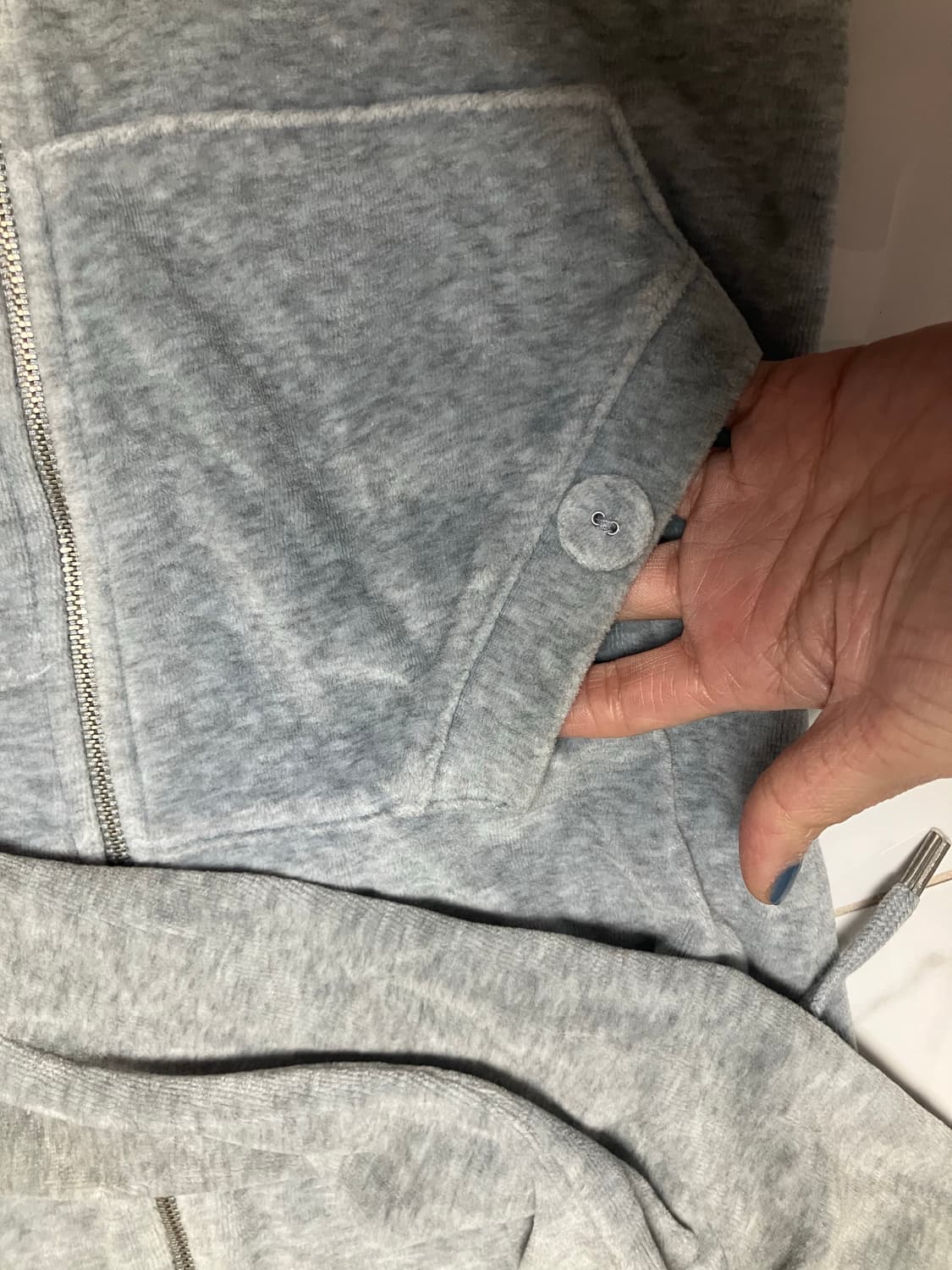 Y2K 쥬시 꾸뛰르 벨루어 그레이 퍼프 후드집업 상품이미지3