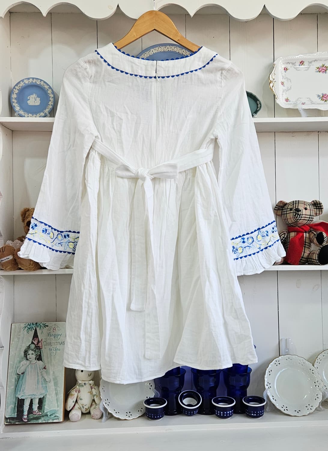 화이트 블루 자수 리본 원피스 상품이미지5