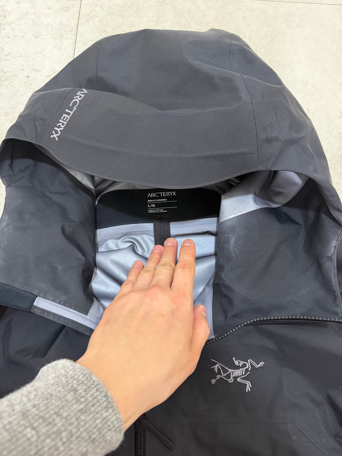 아크테릭스 베타 SL L 사이즈 블랙   진짜 진심 좋은가격입니다 찢김  상품이미지4