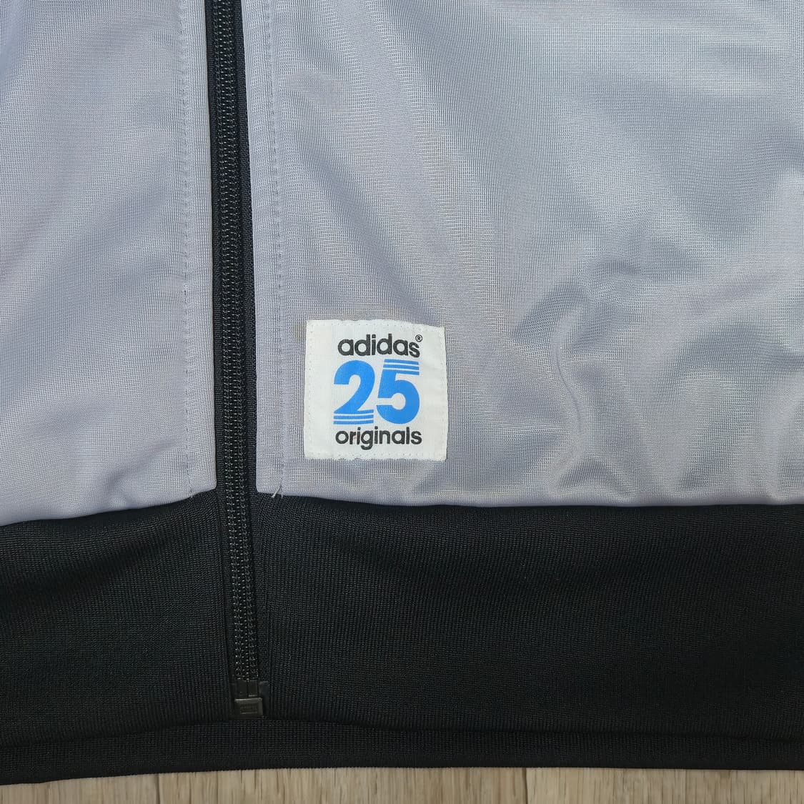 아디다스 25주년 니고 베어 져지 트랙탑 상품이미지5