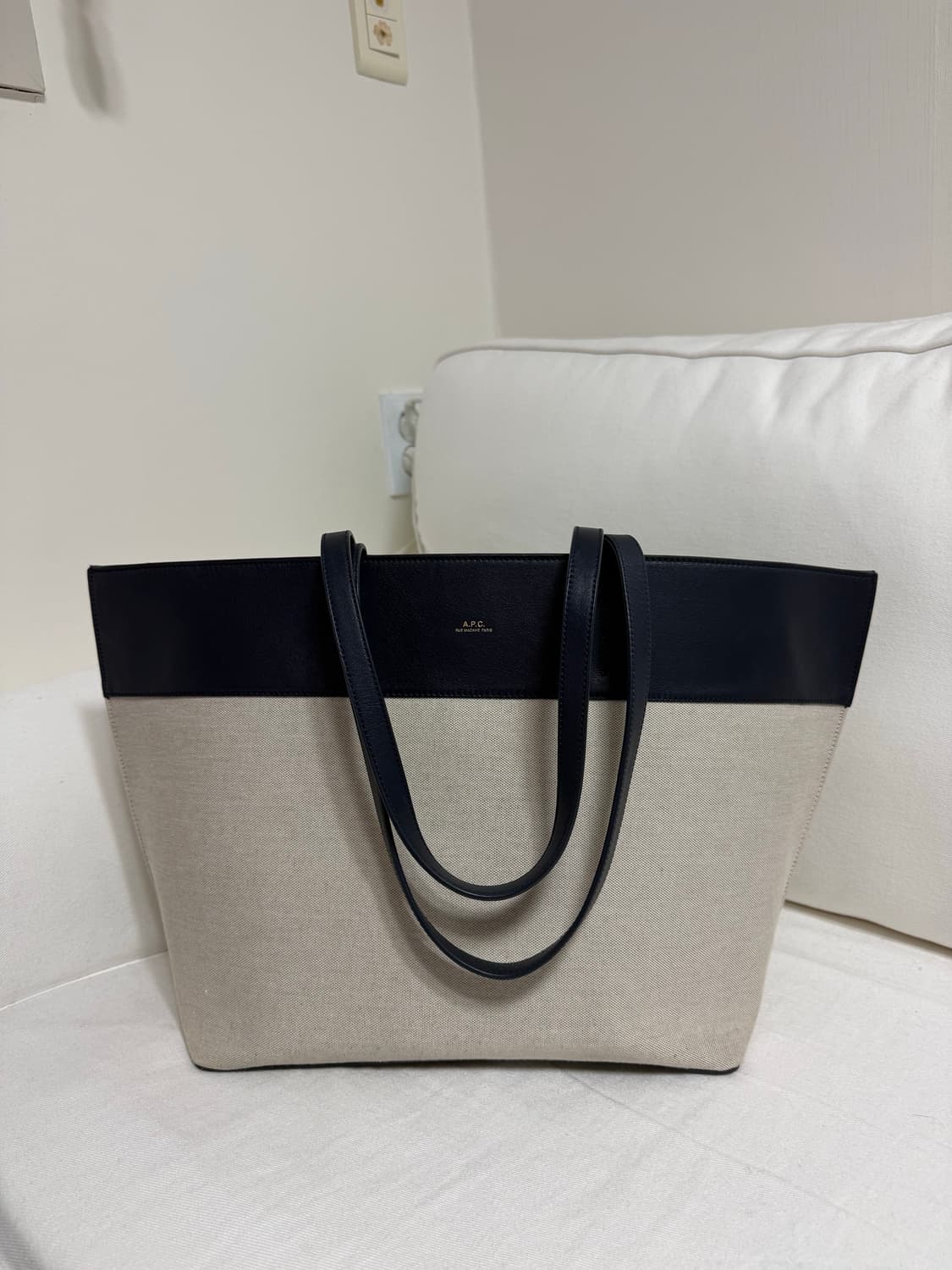 A.P.C. 아페쎄 토탈리 쇼퍼백 캔버스백 상품이미지1