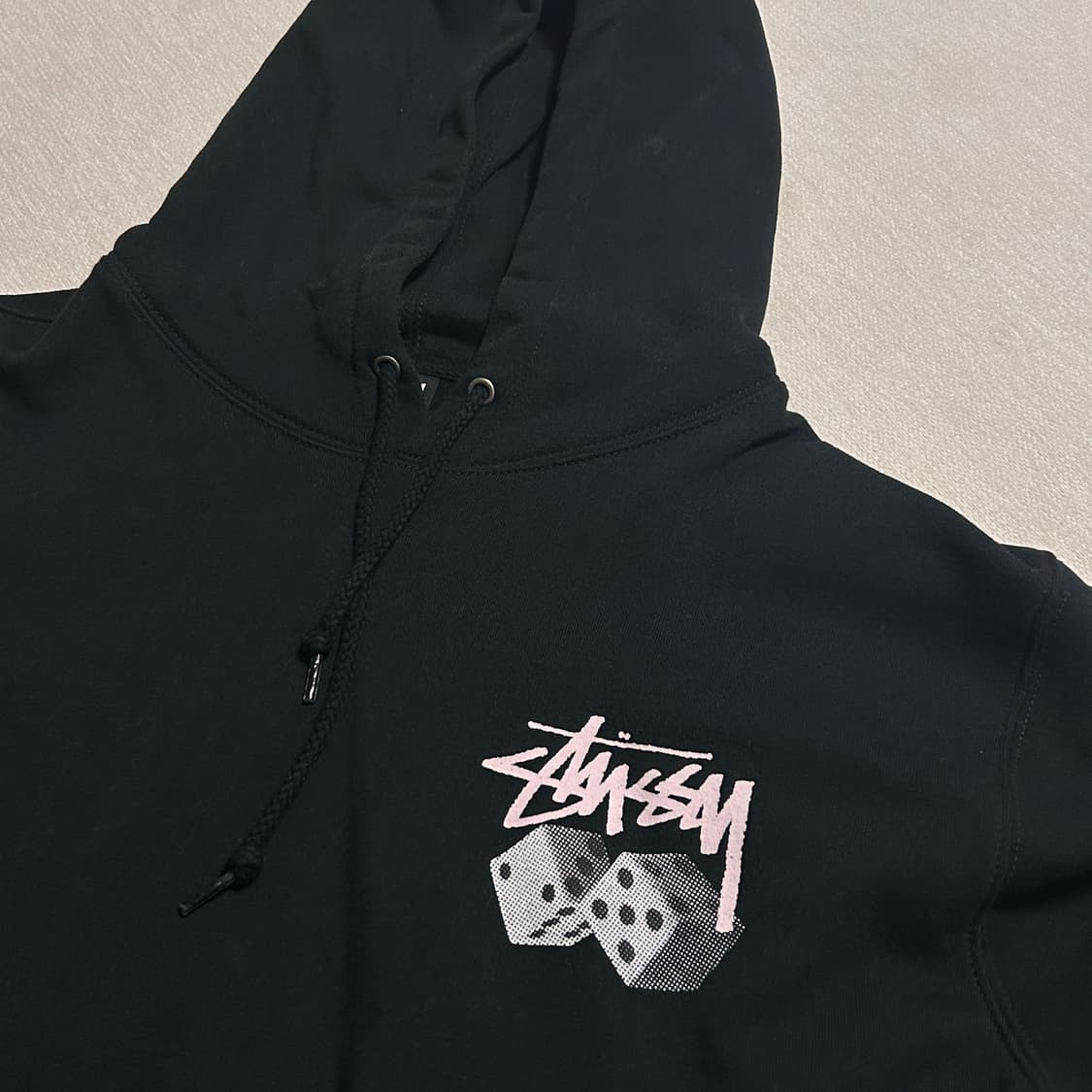 스투시 다이스 로고 블랙 후드티 상품이미지5