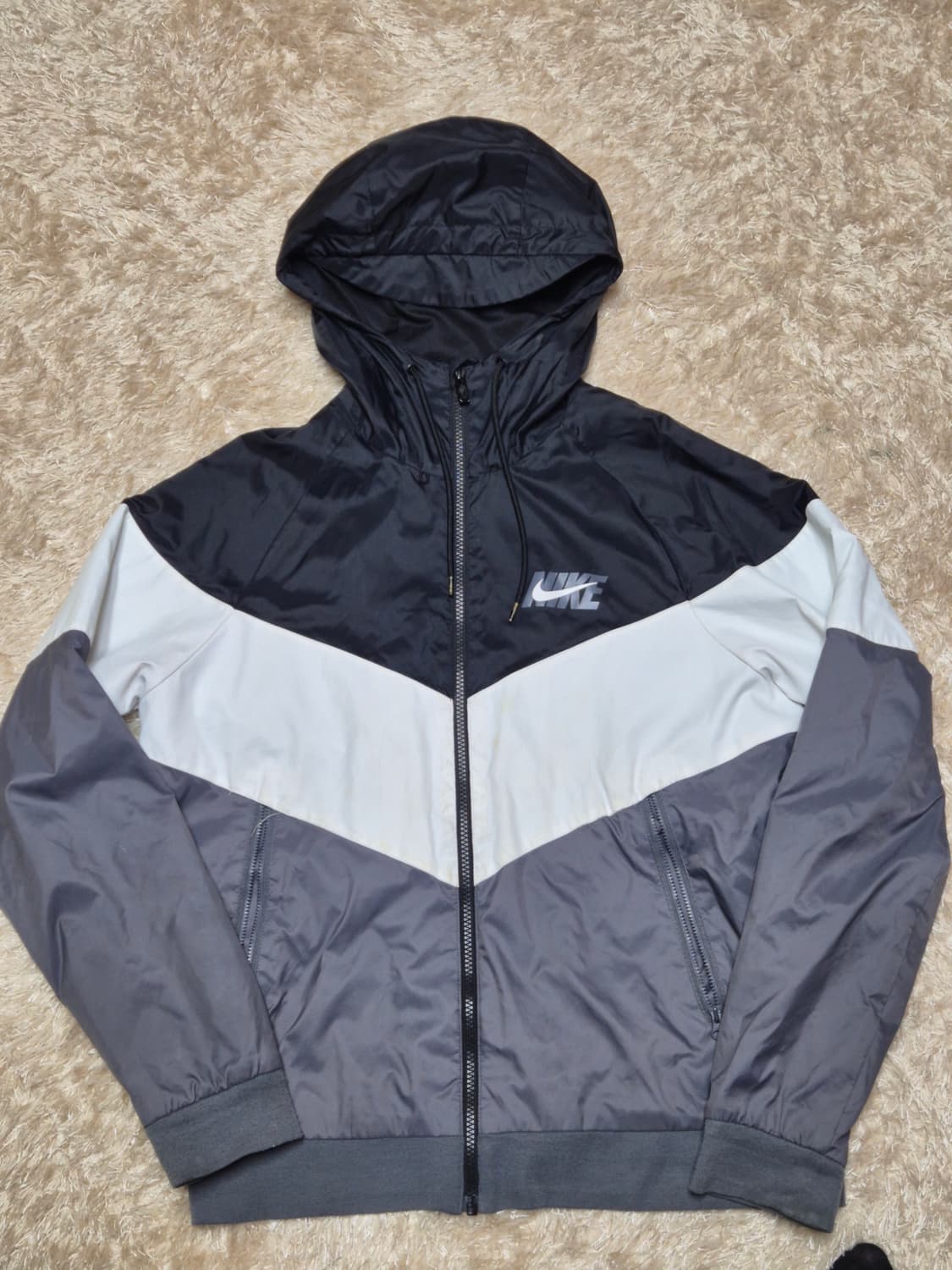 나이키 바람막이 M 블랙/화이트/회색 상품이미지3