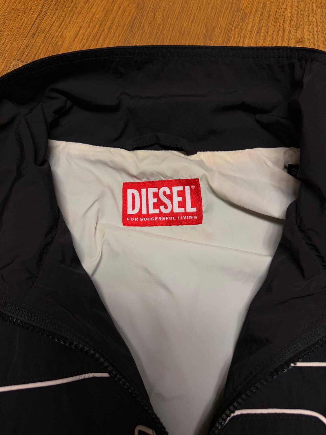 디젤 타슬란 바람막이 상품이미지3