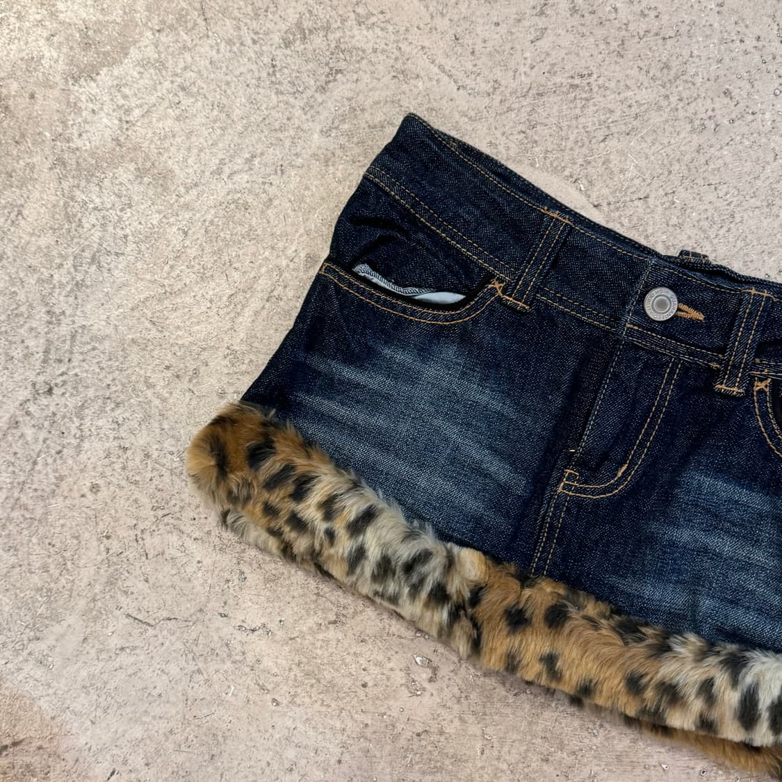 레오파드 퍼 트리밍 데님 스커트 상품이미지3