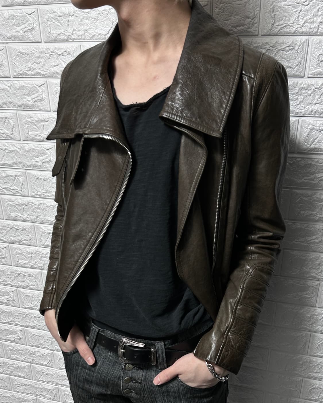 Maje 램스킨 사선 버클 하이넥 자켓 상품이미지3