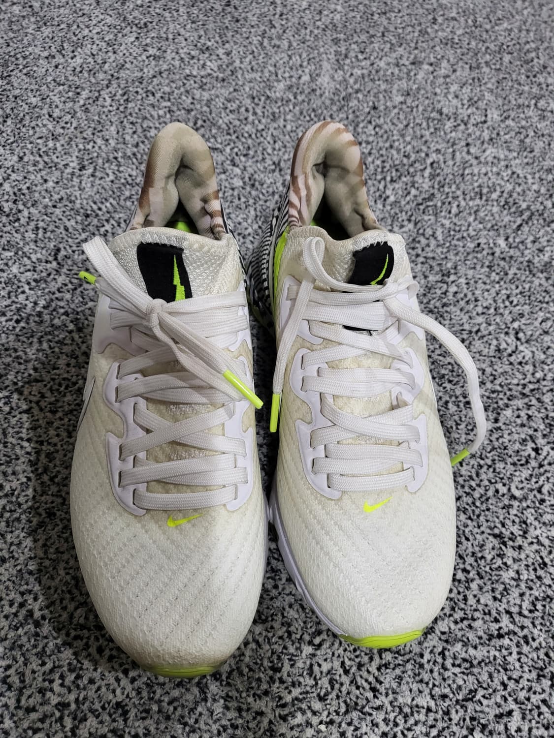 나이키 에어 줌 인피니티 투어 NRG 한정판 볼트 골프화  상품이미지3