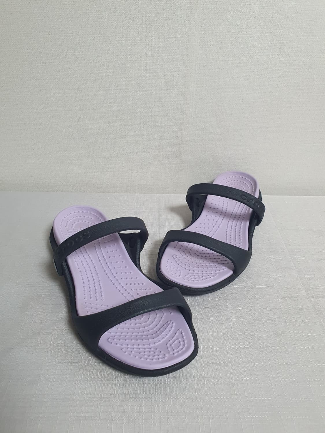 크록스 샌들 클레오 블랙 라벤더 220mm 상품이미지5