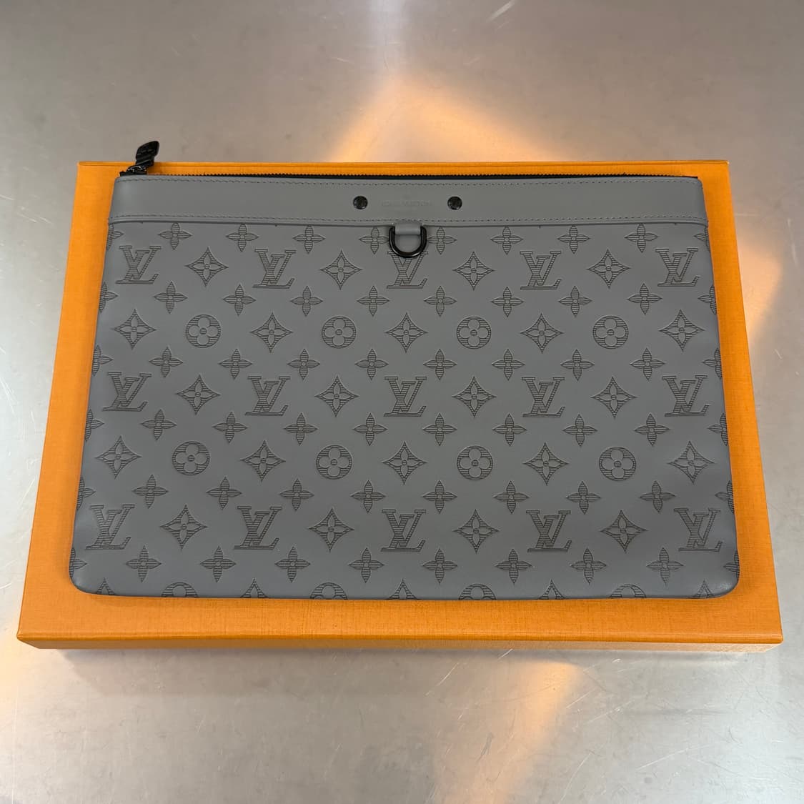 [리오브전포점] 루이비통 포쉐트 디스커버리 모노그램 쉐도우 클러치 상품이미지2