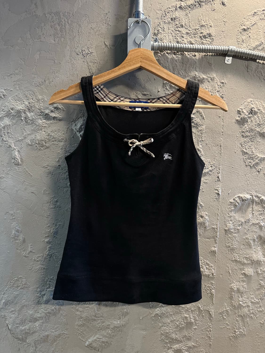 38 버버리 BURBERRY 런던 체크 리본 슬리브리스 블랙 상품이미지1