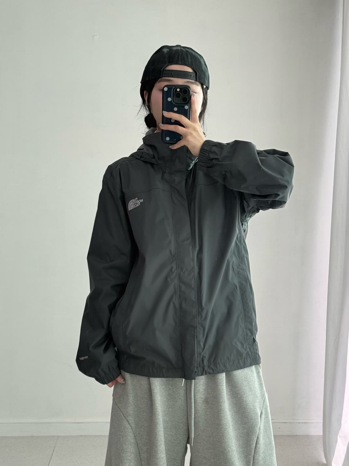 노스페이스 차콜 바람막이 상품이미지1