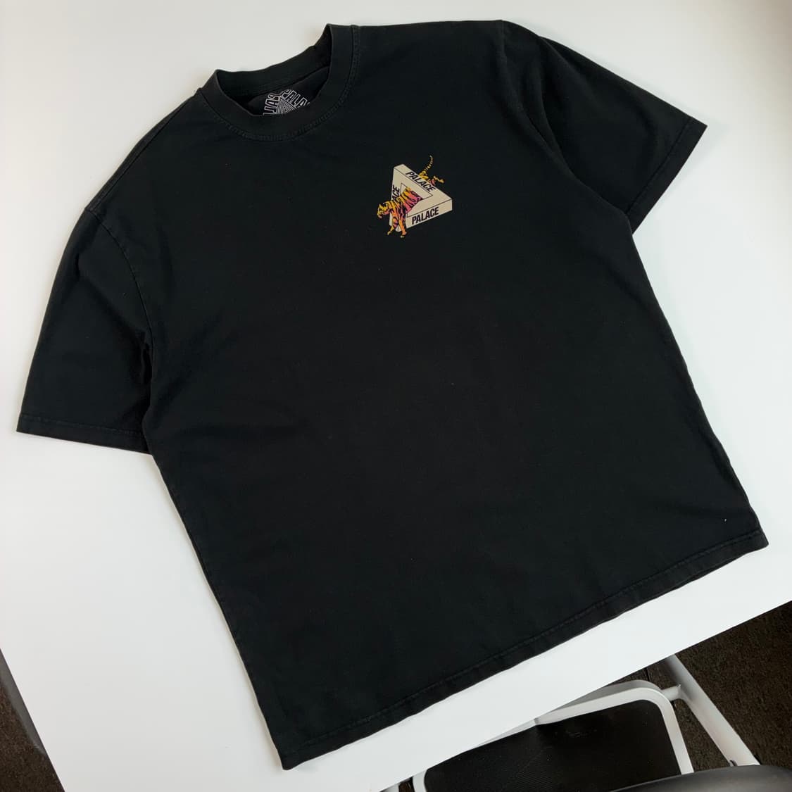 Palace  팔라스 코리아 트라이퍼그 블랙 반팔 티셔츠  상품이미지4