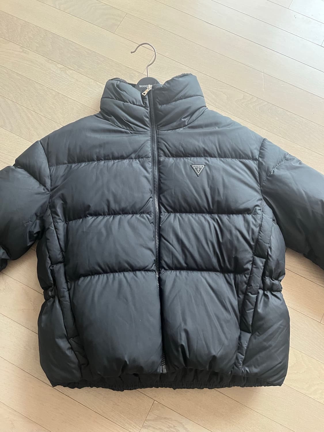 게스 블랙 패딩 점퍼 상품이미지1