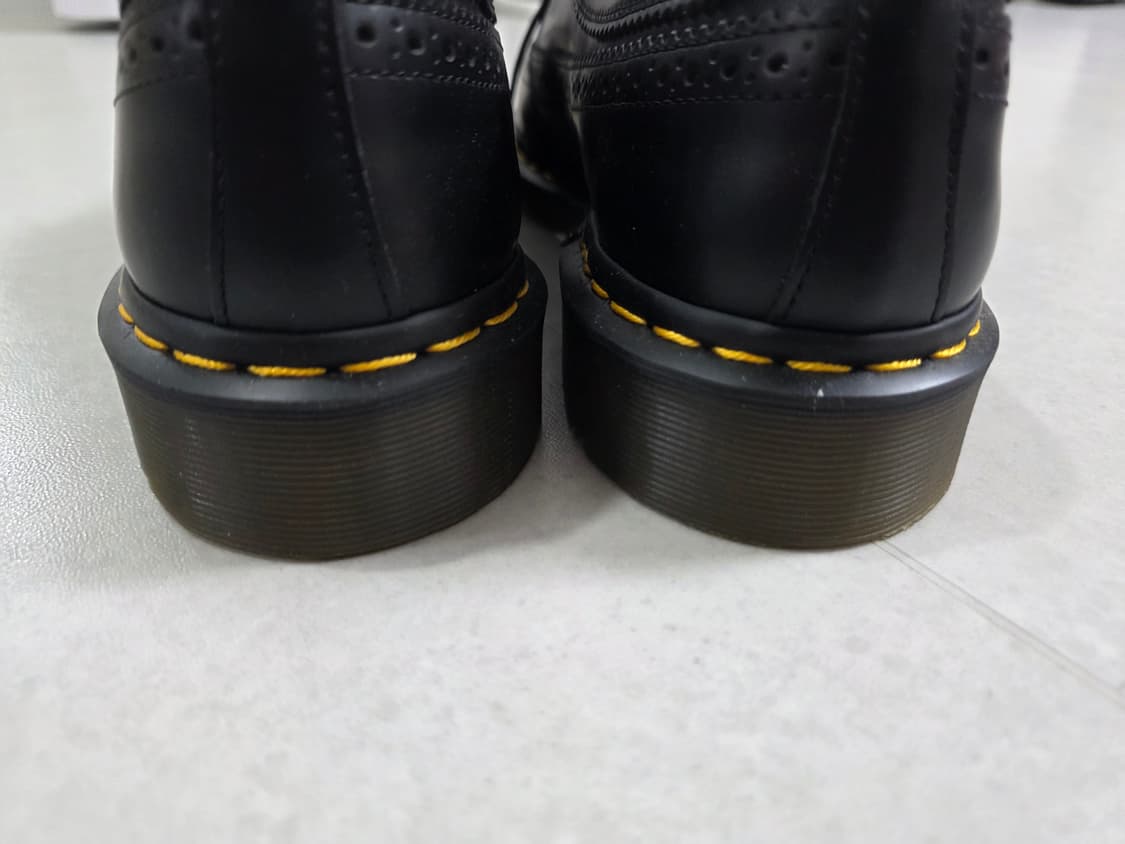 [새상품] 닥터마틴 윙팁 3989 310 사이즈 팝니다 상품이미지5