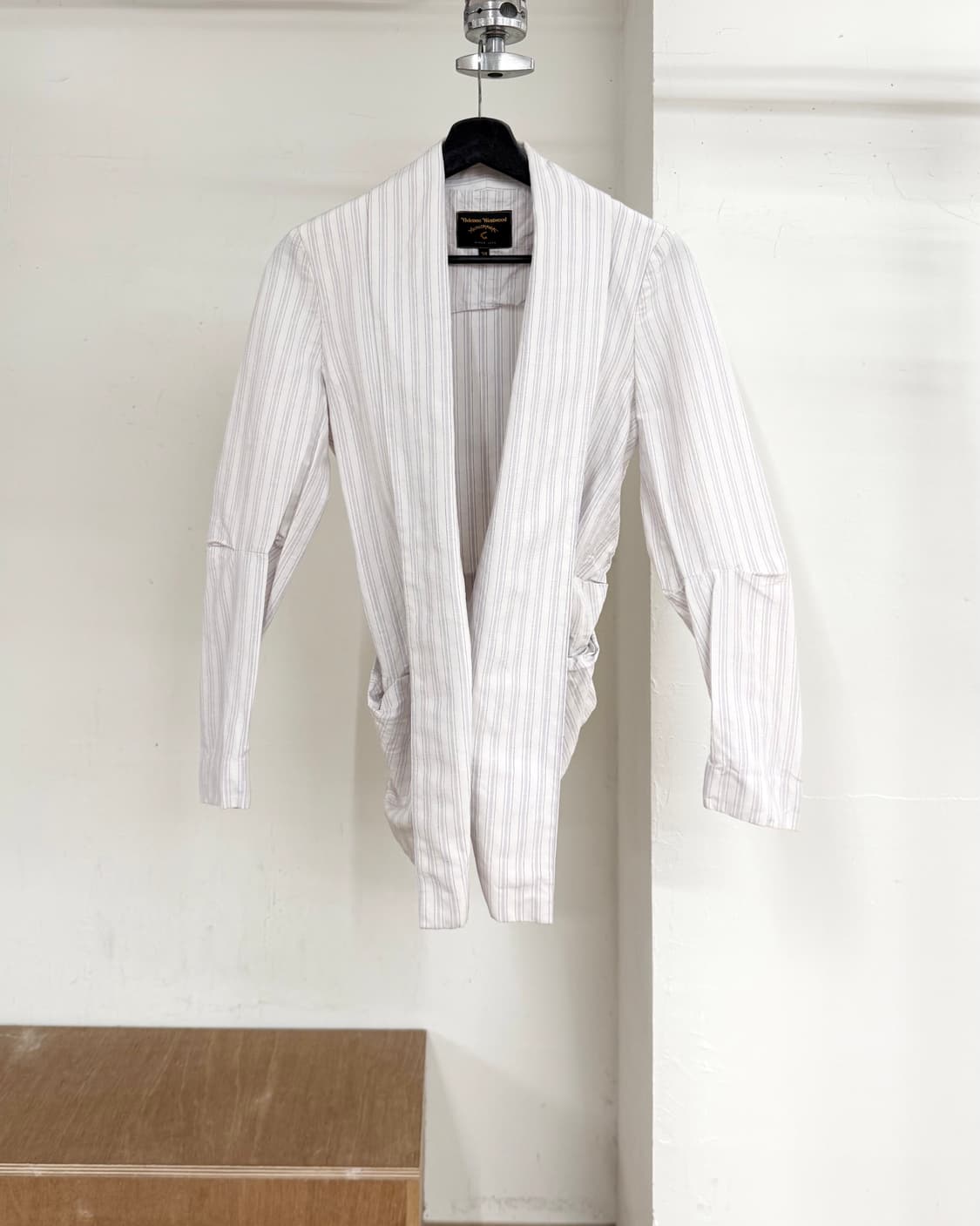 비비안 웨스트우드 핑크 핀스트립드 버튼 블레이저 상품이미지1