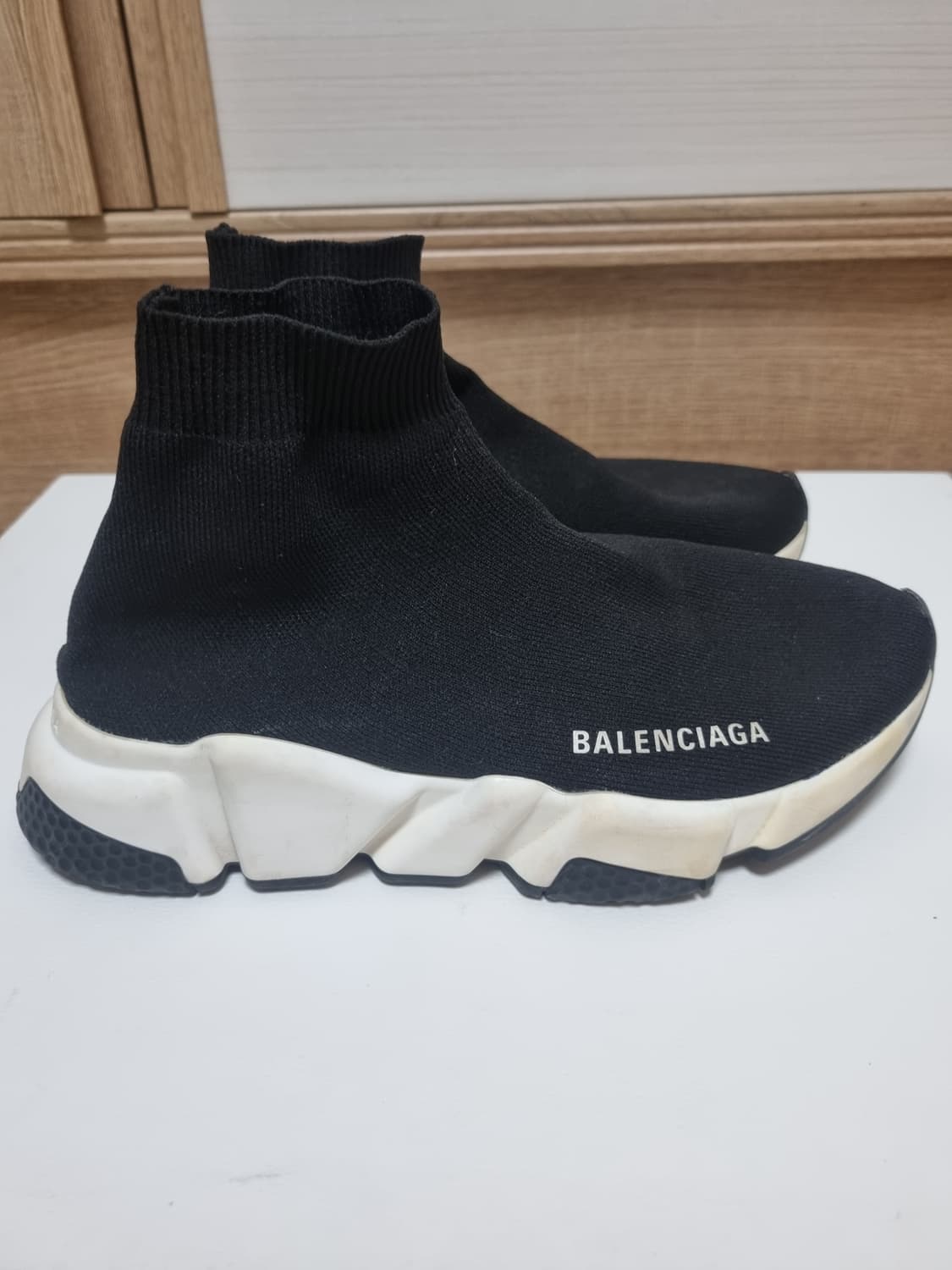 발렌시아가 스피드러너 240사이즈 상품이미지1