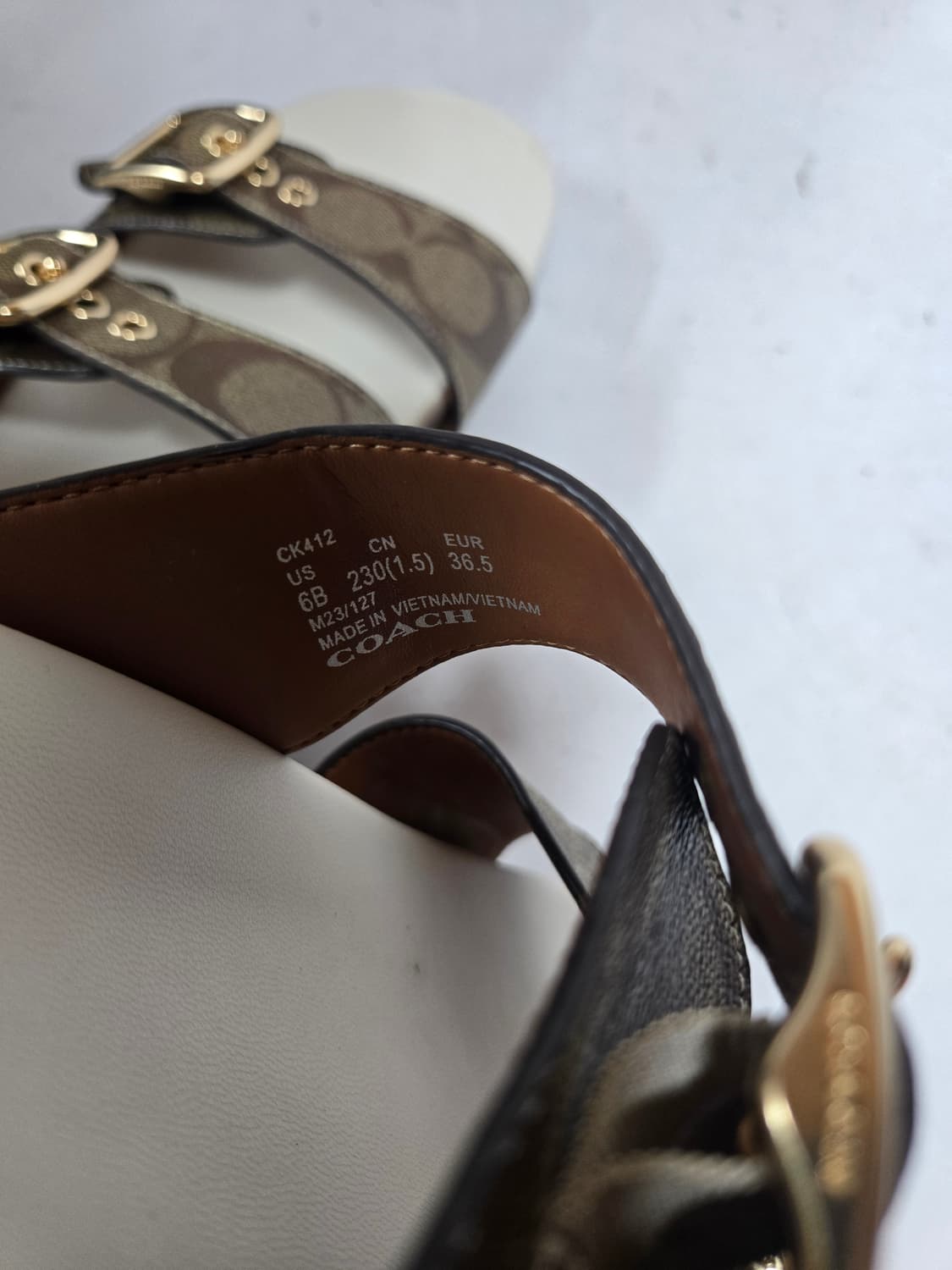 코치 시그니처 버클 샌들 슬리퍼 230 상품이미지5