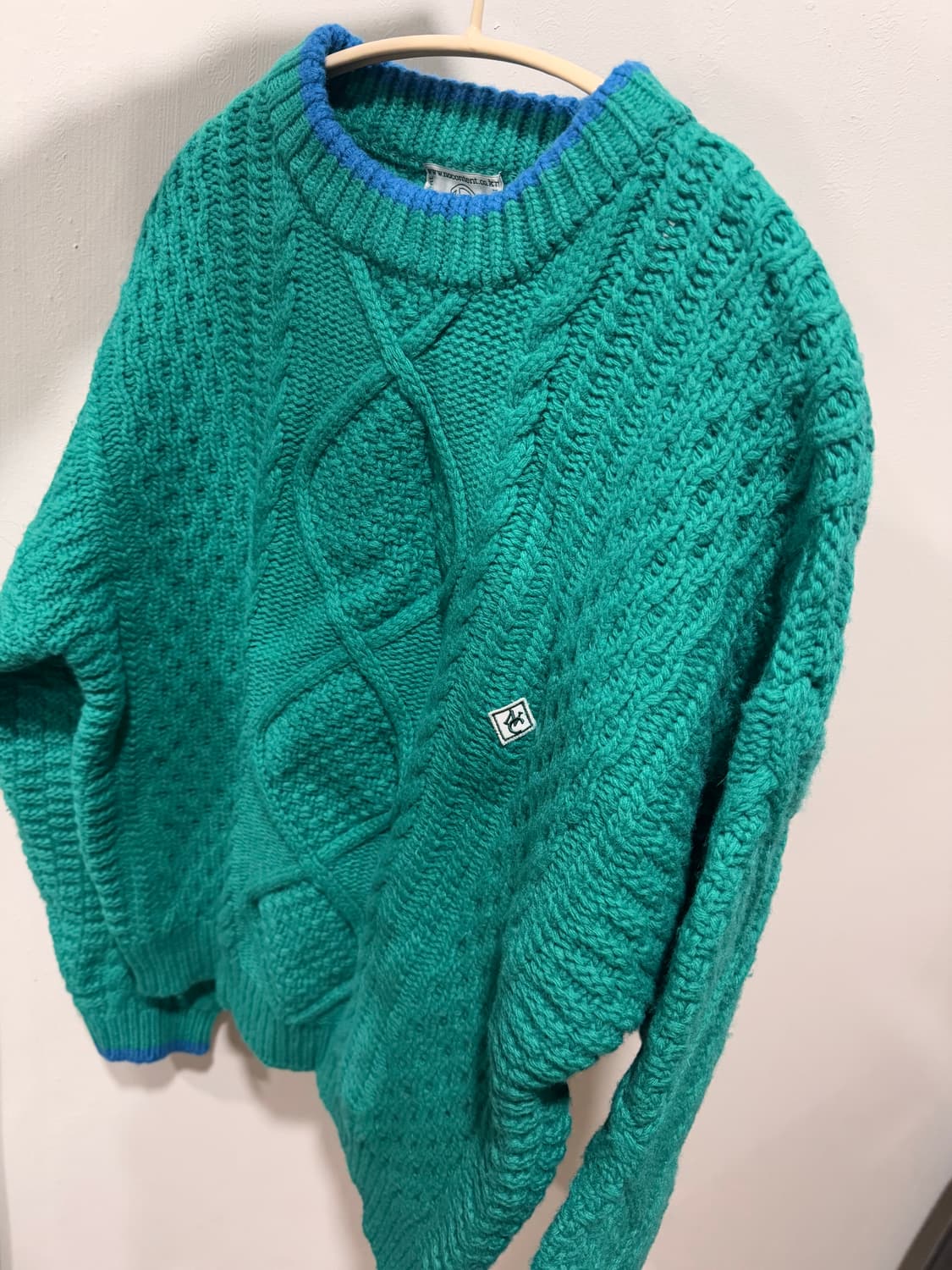 노컨텐츠 케이블 니트 엔조블루스아우어솔티가디건그린버터페스토패딩 상품이미지7