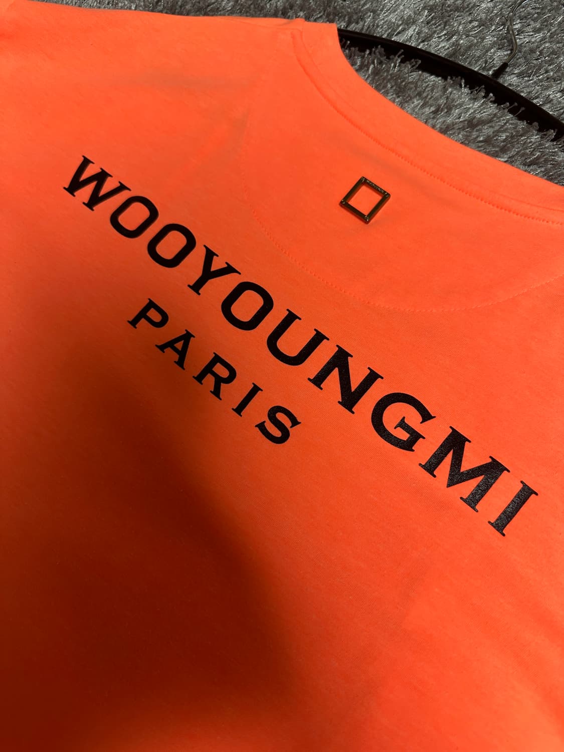 우영미 백로고 티셔츠 반팔 오렌지 형광 48 사이즈 상품이미지3