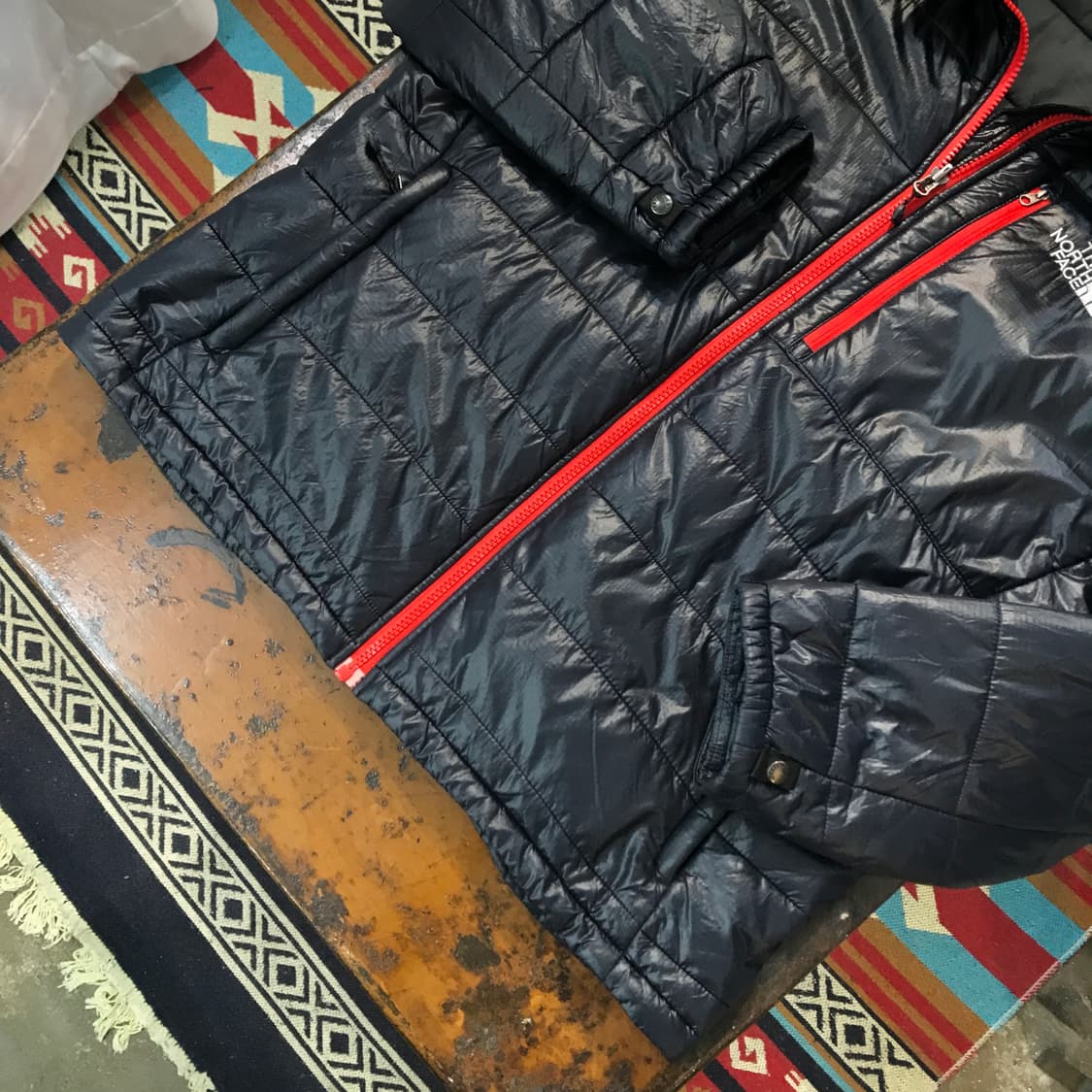 노스페이스 유광 블랙 경량 패딩 자켓 점퍼 남성 102 여성 프리사이즈 상품이미지3