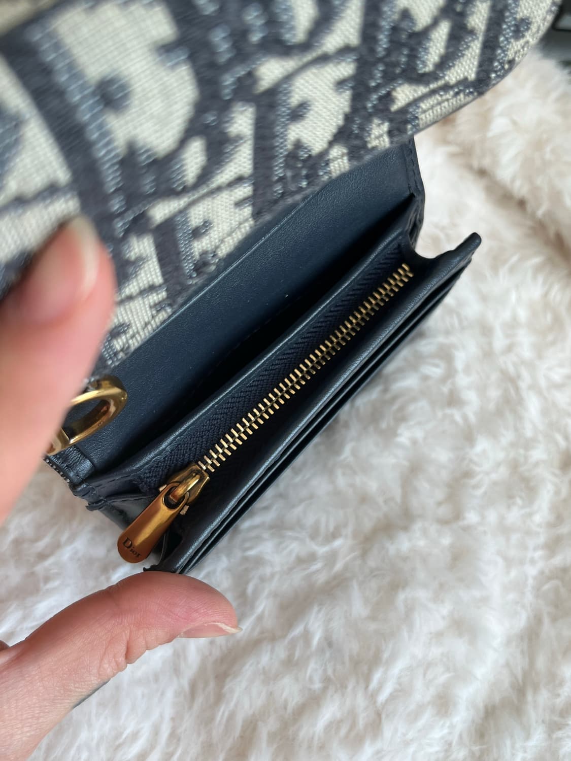 디올 새들 로터스 오블리크 자카드 반지갑 상품이미지4