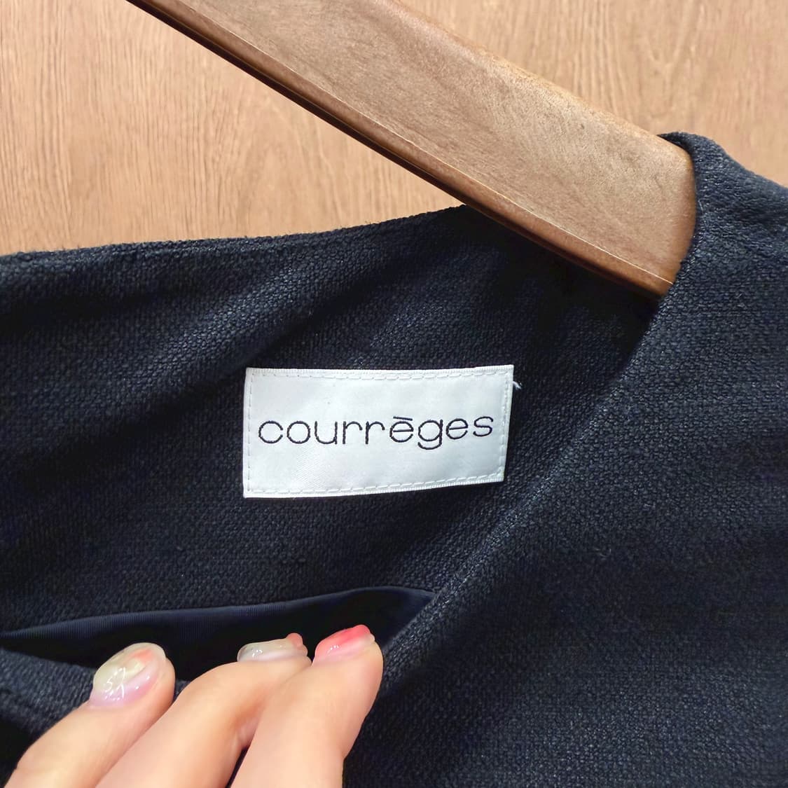 꾸레쥬 스퀘어넥 슬리브리스 A라인 원피스 바디 패널 절개 디테일 블랙 상품이미지6