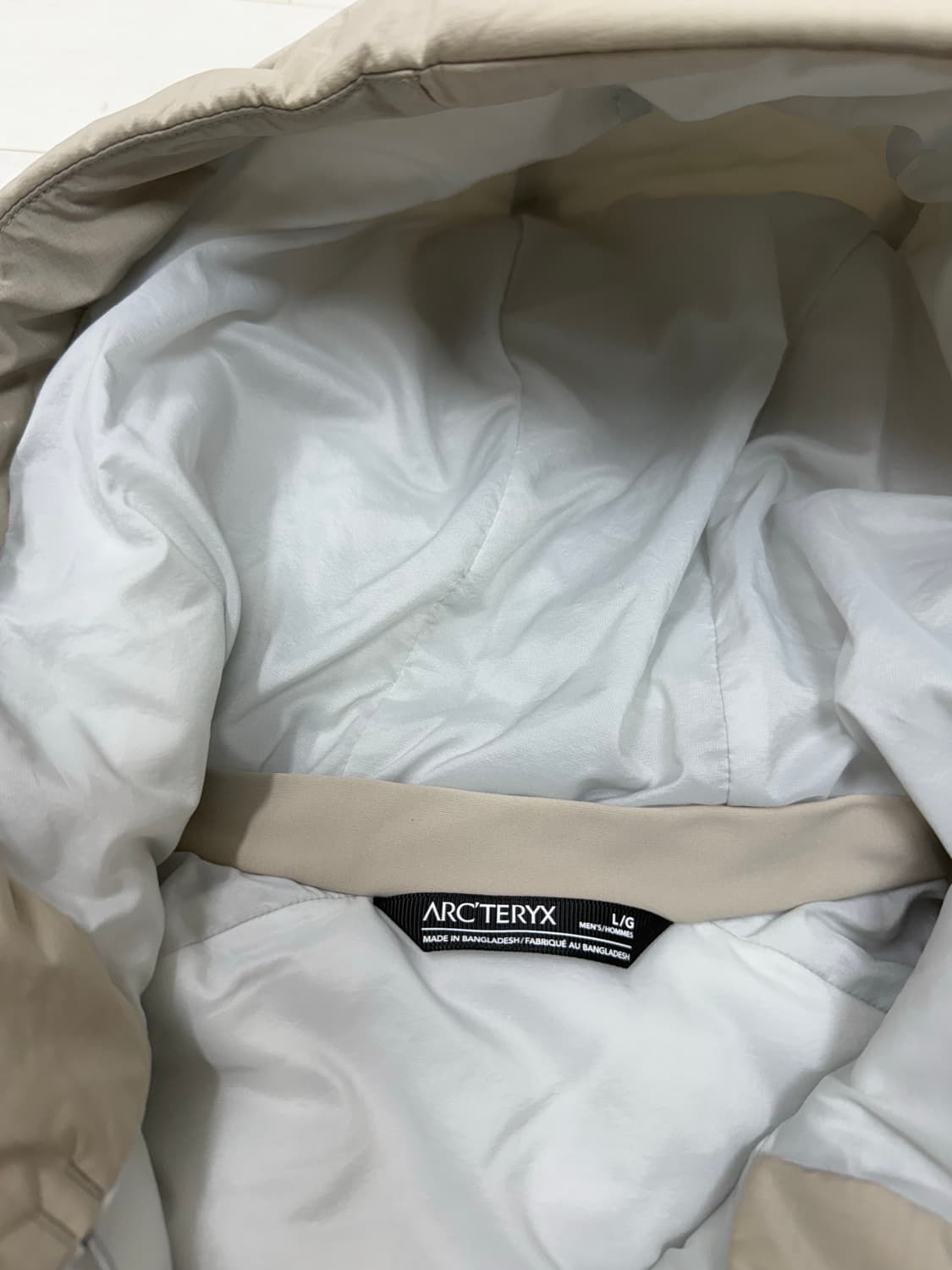 아크테릭스 아톰 헤비웨이트 룬 색상 L 사이즈 크림가 66만원 + 수수료 상품이미지7