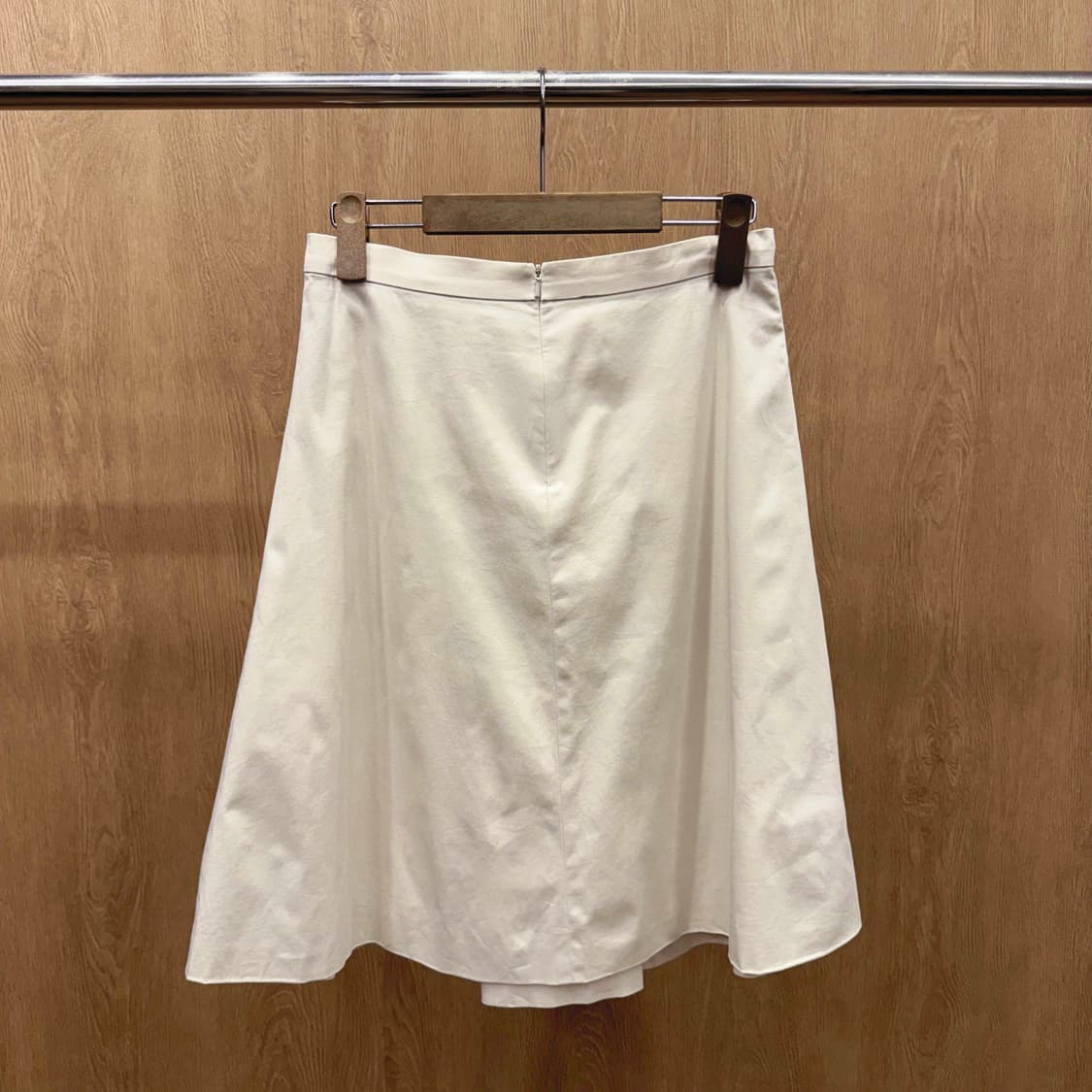 막스마라 A라인 코튼 미디 플레어 스커트 핀턱 디테일 아이보리 상품이미지3