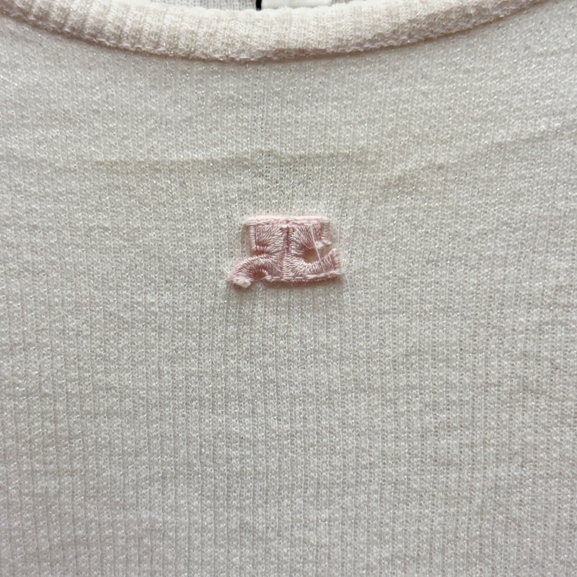 꾸레쥬 리브 반팔 티셔츠 로고 자수 디테일 슬림핏 라이트 핑크 상품이미지6