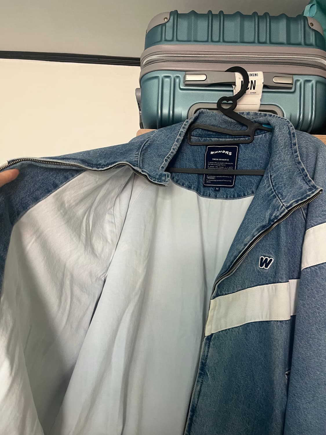 위캔더스 IPFU데님자켓 DP 구교환 상품이미지2