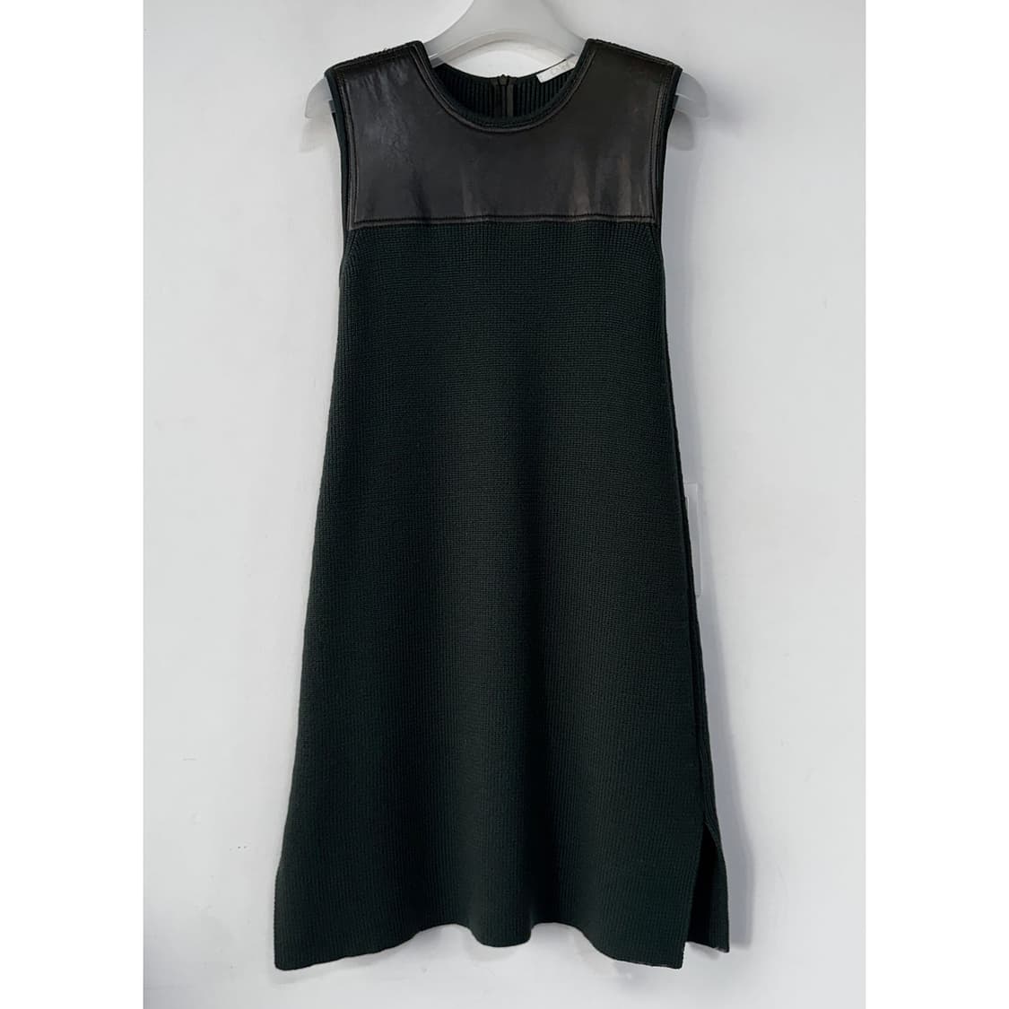 끌로에 레더 블록 니트 원피스 상품이미지1