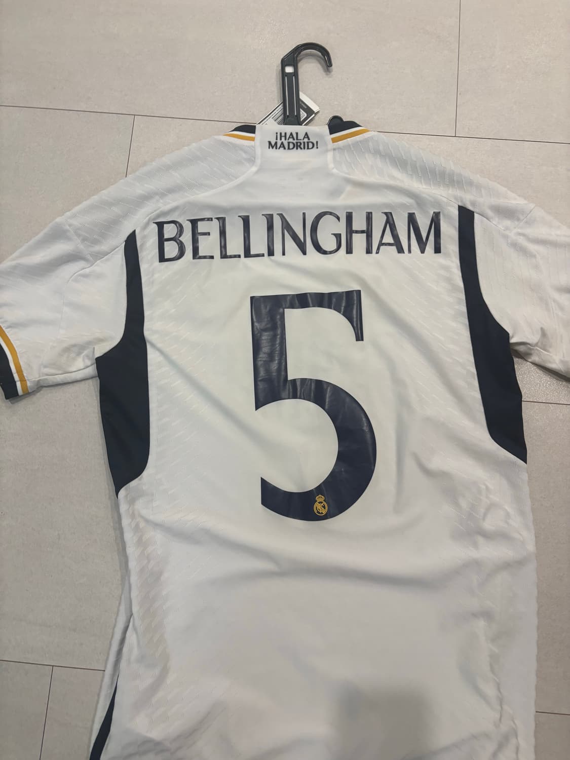 23/24시즌 아디가스 레알 마드리드 유니폼 벨링엄 마킹 상품이미지2